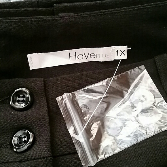 CLEARANCE! Plus size black skirt - Picture 5 of 8